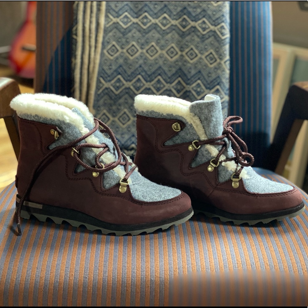 Sorel Sneakchic Alpine Boots - Size 8